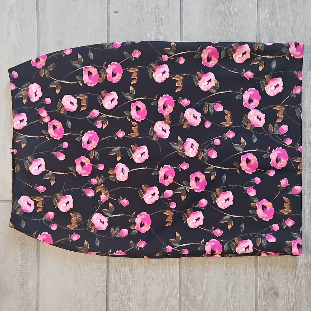 White House Black Market Black Skirt